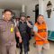 DITAHAN: Tiga mantan pejabat tinggi Perumda ATE Kabupaten Sukabumi, saat digiring petugas Kejaksaan Kabupaten Sukabumi untuk dijebloskan ke Lapas Kebon Waru Bandung pada Kamis (01/02).(FOTO : DENDI/RADAR SUKABUMI)