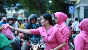 Polres Sukabumi Bagikan Ratusan Paket Takjil 