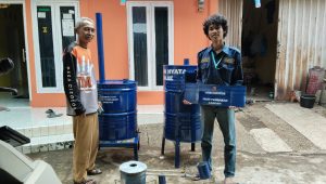Mahasiswa KKN Nusa Putra Ciptakan Alat Insenerator Untuk Masyarakat Cisolok
