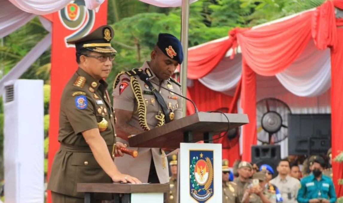 Menteri Dalam Negeri (Mendagri) RI Tito Karnavian memberikan arahan pada HUT Ke-74 Satpol PP di Padang, Sumbar, Minggu (3/3/2024). (Fandi Yogari)