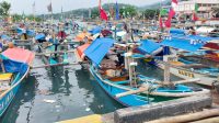 KEMBALI MELAUT : Suasana para nelayan di Palabuhanratu yang tengah siap siap melaut. (FOTO : NANDI/ RADARSUKABUMI)