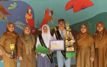 Salah satu siswa dari SMA Negeri 1 Cikakak Kabupaten Sukabumi, Alvan Frilian berhasil terpilih menjadi Juara 1 Duta Baca Pelajar tingkat SMA/SMK/MA sederajat Se-Kabupaten Sukabumi Tahun 2024