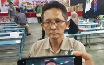 DIWAWANCARAI : Ketua Apindo Kabupaten Sukabumi Sudarno, saat diwawancarai Radar Sukabumi, pada beberapa waktu lalu.(FOTO : DOKUMENTASI RADAR SUKABUMI)
