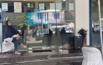 LENGGANG: Kondisi Kantor BWS KC Sukabumi di Jalan Sudirman, Kecamatan Gunungpuyuh, Kota Sukabumi, saat keadaan lenggang, Kamis (28/3).(FT: BAMBANG/RADARSUKABUMI)