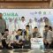 BANGGA : Tim Nasyid MAN 1 Kota Sukabumi memamerkan piala Juara 1 Lomba Mahalul Qiyam Pesantren Digital IRMA Jawa Barat Tahun 2024. (FOTO : dok/radarsukabumi)
