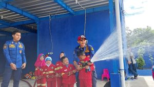 Damkar Parungkuda Diserbu Murid PAUD dan TK