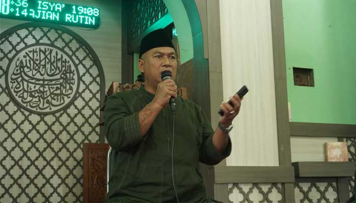 Kepala SMAN 10 Kota Bandung, A.T. Takdir