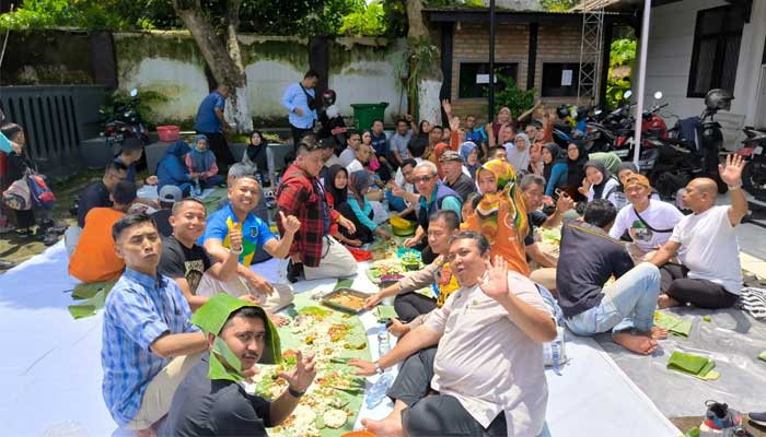 Lurah di Kecamatan Cikole Ngaliwet