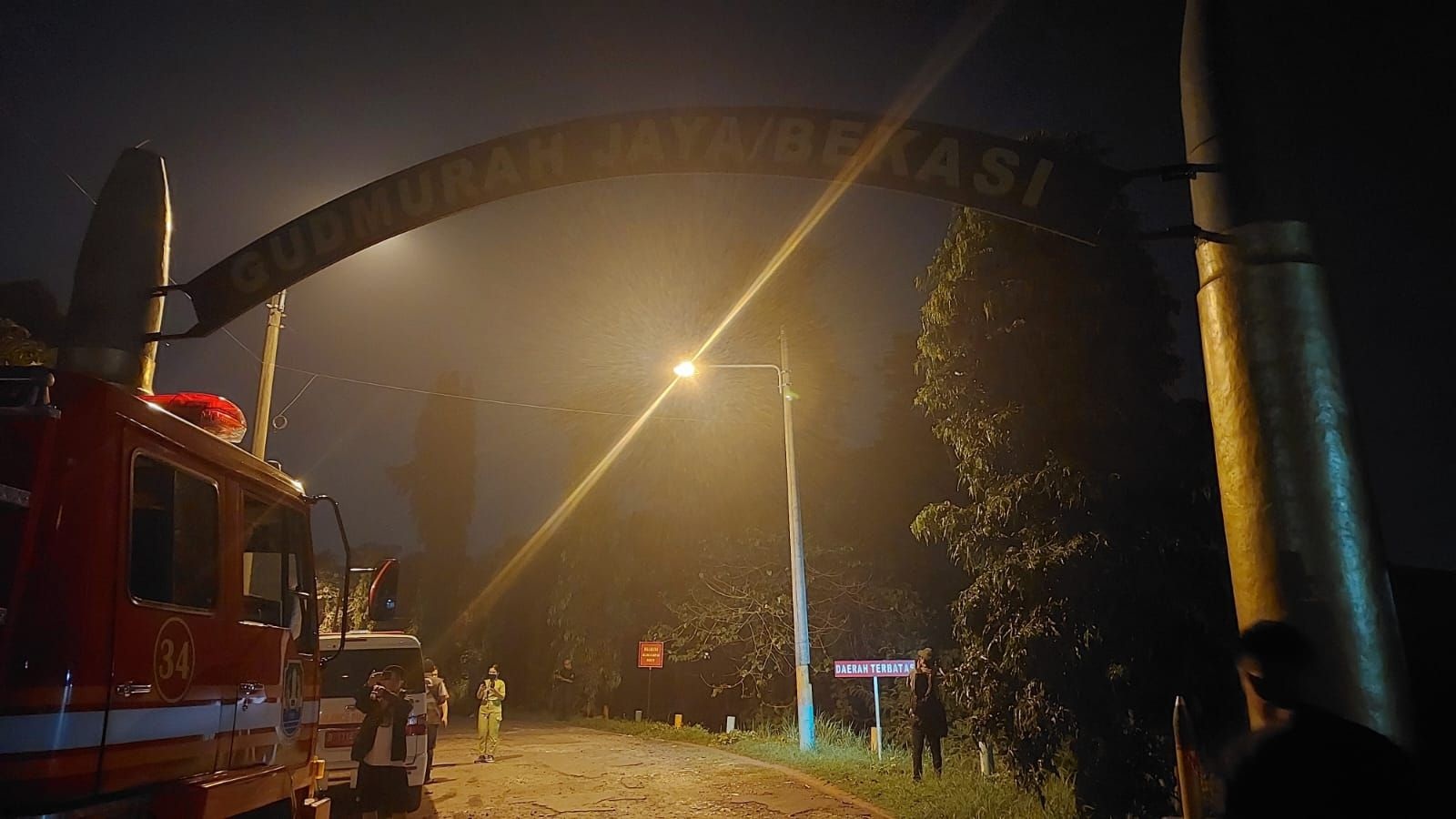 Gudang amunisi armed milik Kodam Jaya terbakar di Bekasi. (adika)