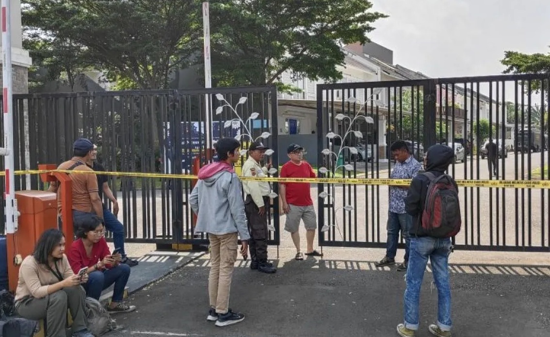 Situasi di depan klaster Visalia, Kota Wisata Cibubur, Desa Ciangsana, Kecamatan Gunung Putri, Kabupaten Bogor, Minggu, (31/3/2024).(Ilham Kausar)