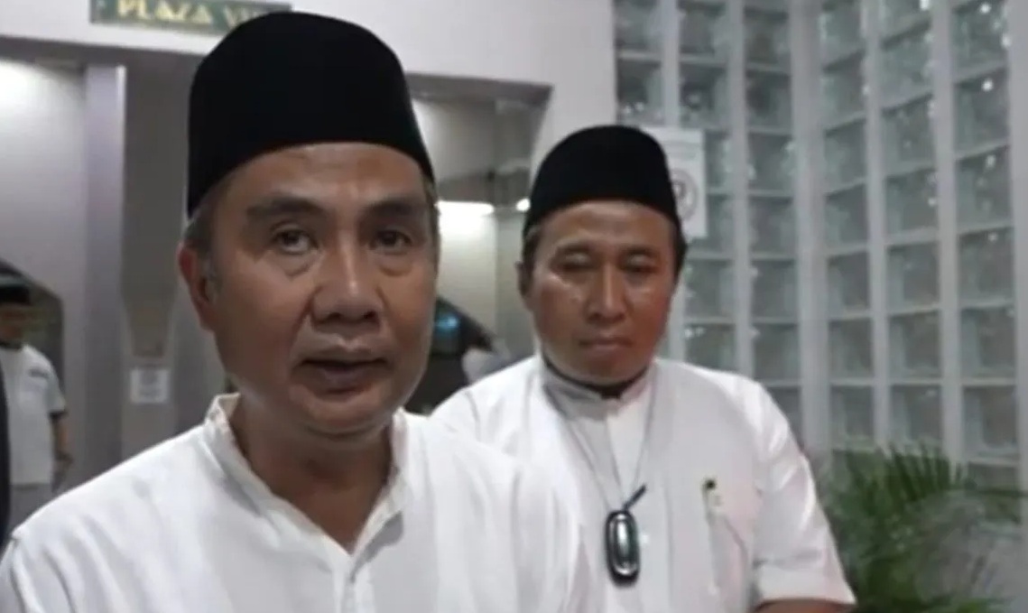 Penjabat (Pj) Gubernur Jawa Barat Bey Machmudin memberikan keterangan di Masjid Pusdai Bandung, Rabu (13/3/2024).(Ricky Prayoga)