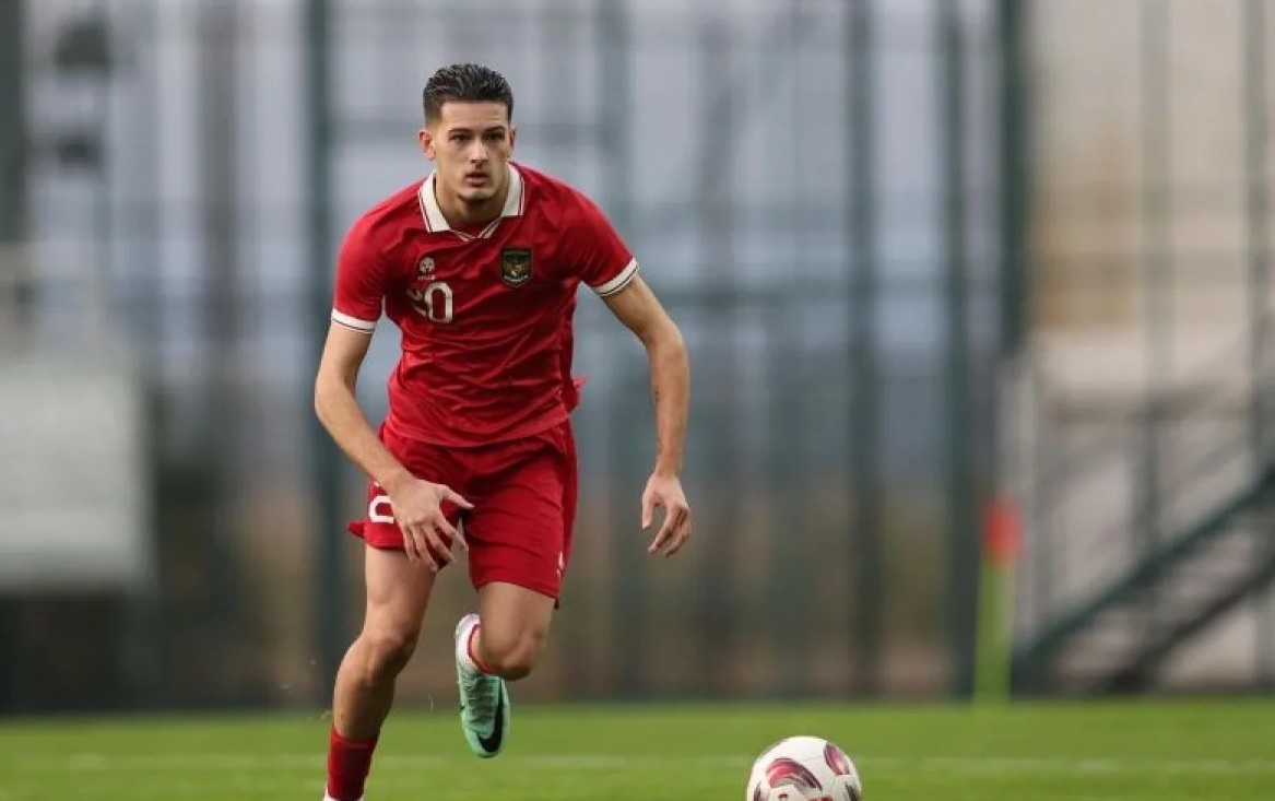 Pemain timnas Indonesia Justin Hubner ketika mencatatkan debutnya pada laga uji coba melawan Libya yang berakhir dengan kekalahan 0-4 di Mardan Sports Complex, Antalya, Turki, Selasa (2/1/2024). (PSSI.)