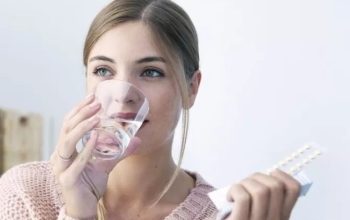 Ilustrasi minum obat (Istimewa )