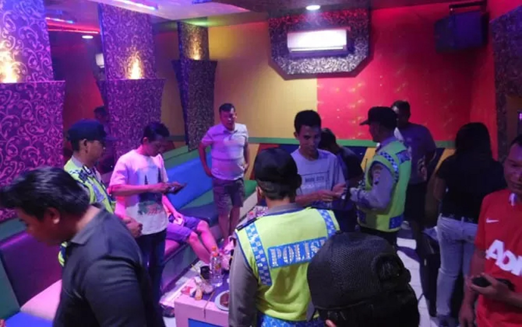 Selama Ramadan 2024, Pemerintah daerah Kabupaten Sukabumi, menerbitkan surat edaran larangan beroperasinya tempat hiburan malam (THM)
