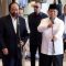 Calon presiden Prabowo Subianto (kanan) bersama Ketua Umum Partai NasDem Surya Paloh (kiri) di NasDem Tower, Jakarta, Jumat (22/3/2024). (Bagus Ahmad Rizaldi)