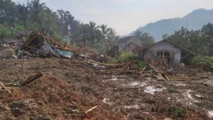 10 Warga Bandung Barat Tertimbun longsor