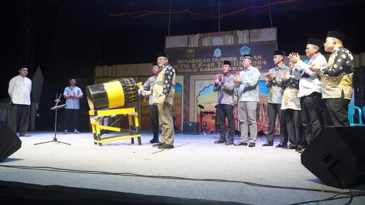 Wakil Bupati Sukabumi Iyos Somantri secara resmi membuka Musabaqoh Tilawatil Quran (MTQ) ke 46 tingkat Kabupaten Sukabumi.