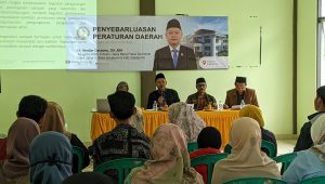 Hendar Darsono Sebarluaskan Perda Pengelolaan Sampah di Sukaraja