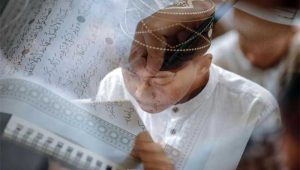 SmartTren SMAN 1 Cililin, Siswa Belajar Menulis Mushaf Al-Quran dan Pihak Sekolah Bagikan Sembako