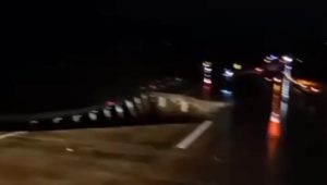 Penampakan Tol Bocimi Kilometer 64 Parungkuda Longsor, Lubang Besar Muncul