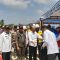 DINTINJAU : Menko PMK, Muhadjir Effendy dan Kepala BNPB, Letjen TNI Suharyanto, saat meninjau perbikan jalan Tol Bocimi Seksi II, di Kilometer 64 arah Sukabumi pada Rabu (17/04).(FOTO : UNTUK RADAR SUKABUMI)