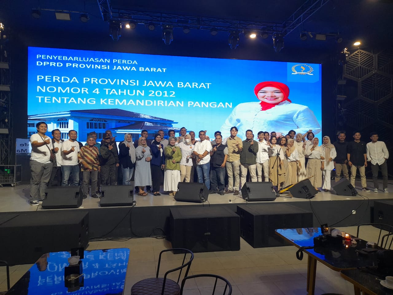 Anggota DPRD Provinsi Jawa Barat yang juga sebagai kader Gerindra Lina Ruslinawati melaksanakan kegiatan Penyebarluasan Peraturan Daerah (Perda) no. 4 Tahun 2012 Tentang Kemandirian Pangan Daerah kepada para tokoh masyarakatv