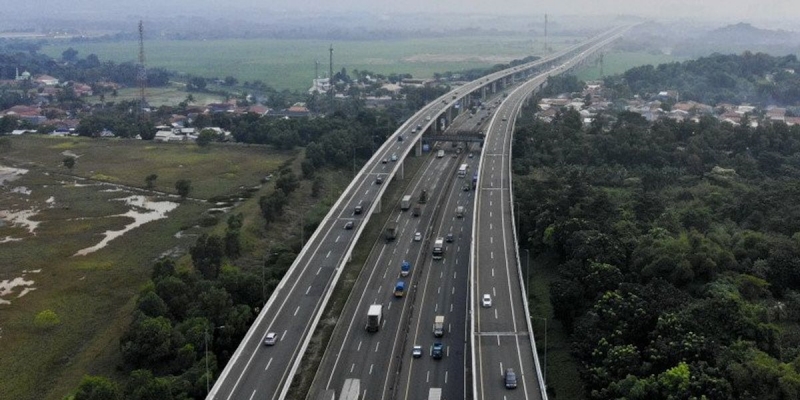 Pemerintah Malaysia menggratiskan tarif tol untuk kendaraan pribadi untuk menyambut Hari Raya Idulfitri 1445 H yang berlaku selama dua hari yakni pada 8-9 April 2024.