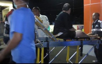 EVAKUASI : Salah seorang korban longsor Tol Bocimi dengan exit Tol Parungkuda, saat mendapatkan penangan pihak rumah sakit RSUD Sekarwangi. (Tangkapan Layar)