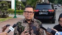 Wakil Ketua Umum Partai Golkar Ahmad Doli Kurnia memberikan keterangan kepada wartawan di Jakarta, Kamis (25/4/2024). (Yogi Rachman)