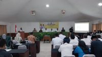 Suasana DPMPTSP saat gelar forum konsultasi publik di augusta hotel Palabuhanratu.(FOTO : NANDI/ RADARSUKABUMI)