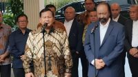 Ketua Umum Partai Gerindra Prabowo Subianto (kiri) dan Ketua Umum Partai NasDem (Kanan) di rumah Kartanegara IV, Kebayoran Baru, Jakarta Selatan, Kamis (25/4/2024) (Walda Marison)