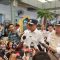 Menteri Perhubungan Budi Karya Sumadi menyampaikan keterangan pers usai mendampingi Presiden Joko Widodo meninjau arus mudik Lebaran di Stasiun Pasar Senen, Jakarta, Senin (8/4/2024). (Andi Firdaus)