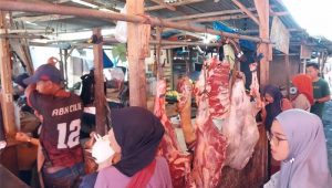Daging Sapi dan Kerbau di Pasar Palabuhanratu Sukabumi Tembus 150ribu