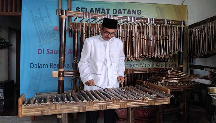 Saung Angklung Katineung Kota Sukabumi