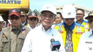 Tinjau Longsor Tol Bocimi Seksi II, Menko PMK Yakin Perbaikan Selesai Dalam 3 Bulan