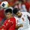 Bek Yordania #09 Amer Jamous dan gelandang Indonesia #08 Witan Sulaeman bersaing untuk mendapatkan sundulan pada pertandingan Grup A Piala Asia AFC U23