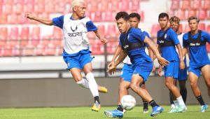 Liga 1 Berhenti, Klub Merugi