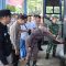 Unsur Forkopimda Kota Sukabumi saat meninjau langsung pelaksanaan ramp cek terhadap armada bus di Terminal Tipe A KH Ahmad Sanusi Kota Sukabumi, Jabar yang digunakan untuk angkutan lebaran pada Rabu (3/4/2024).