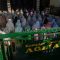 Umat muslim jamaah Masjid Aolia melaksanakan ibadah Shalat Idul Fitri di Giriharjo, Panggang, Gunung Kidul, D.I Yogyakarta, Jumat (5/4/2024). Jamaah Masjid Aolia menetapkan jatuhnya 1 Syawal 1445 H pada Jumat (5/4/2024) didasari petunjuk dari pimpinan jamaah Masjid Aolia, KH Raden Ibnu Hajar Sholeh atau yang biasa dikenal dengan nama Mbah Benu. (Andreas Fitri Atmoko)