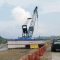 Sejumlah mobil melintasi area longsor di Tol Bocimi, Kabupaten Sukabumi, Jawa Barat, Sabtu (13/4/2024). (Bagus Ahmad Rizaldi)