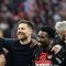 Pelatih Xabi Alonso bersama pemain Bayer Leverkusen. (AFP/Ina Fassbender)