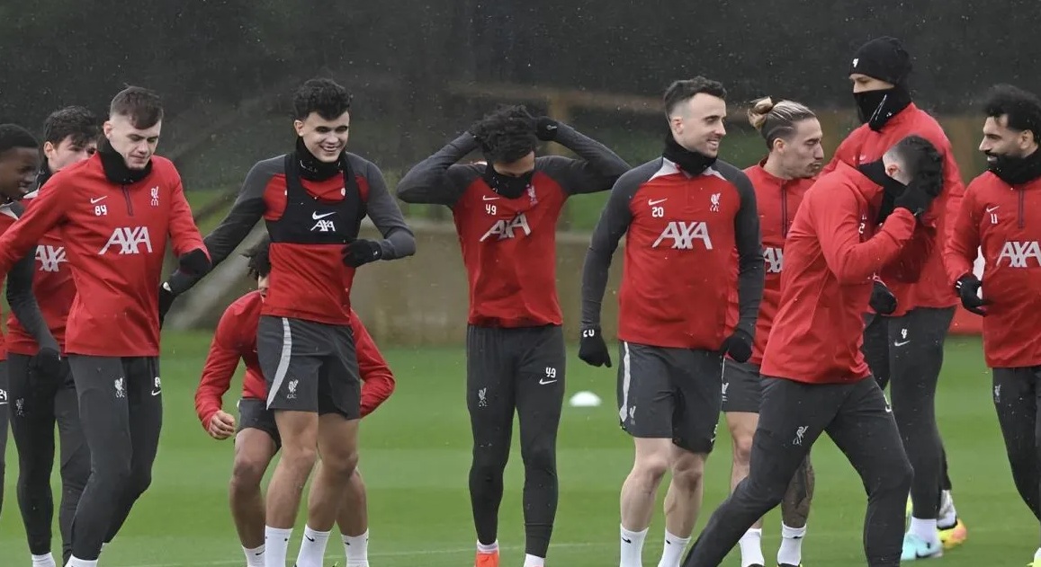 Dua pemain Liverpool, Stefan Bajcetic dan Diogo Jota telah mengikuti latihan tim pada Selasa waktu setempat (9/4/2024),