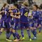 Para pemain timnas Jepang merayakan golnya pada pertandingan melawan Uni Emirat Arab dalam Grup B Piala Asia U23 2024 di Stadion Jassim Bin Hamad, Doha, Qatar, pada 19 April 2024. (AFP/KARIM JAAFAR)