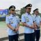 Dokumentasi-Panglima Komando Operasi Udara Nasional (Pangkoopsudnas) Marsdya TNI Mohamad Tonny Harjono (tengah), bersama Panglima Komando Operasi Udara I (Pangkoopsud I) Marsma TNI Mohammad Nurdin (kiri), serta mantan Pangkoopsud I Marsda TNI Bambang Gunarto (kanan) usai menghadiri upacara serah terima jabatan (sertijab), di Makoops Udara I, Jakarta, Senin, (27/11/2023). (Rio Feisal)
