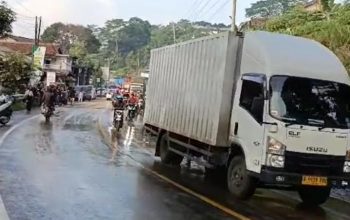 Pasca bencana tanah longsor yang terjadi di Kampung Palagan Bojongkokosan Kabupaten Sukabumi, pada Senin sekitar pukul 18.45 WIB 01/04/2024) kemarin jalur Bojongkokosan