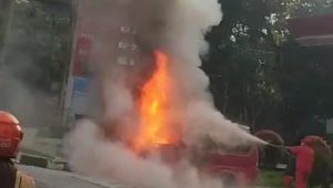 Angkot di Sukabumi Terbakar usai Isi BBM