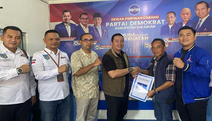 calon-Bupati-dan-Wakil-Bupati-Sukabumi-di-DPC-Partai-Demokrat