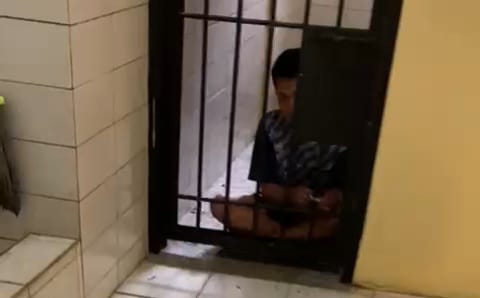 Warga kampung Cilandak, desa Sekarsari, Kecamatan Kalibunder, Kebupaten Sukabumi dihebohkan dengan ulah pemuda yang tega membunuh ibunya sendiri.