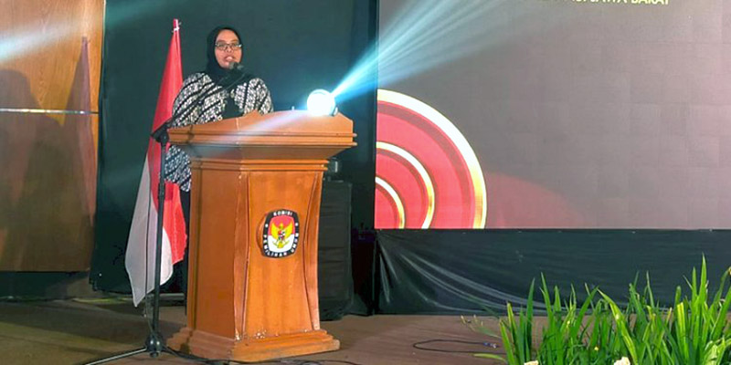 Ketua KPU Jabar, Ummi Wahyuni