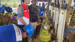Pertamina Patra Niaga Awasi Pengisian Gas LPG di Wilayah Banten, Pastikan Sesuai Takaran